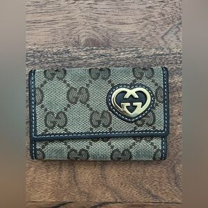 GUCCI Signature Canvas Key Case w/GG Heart Charm